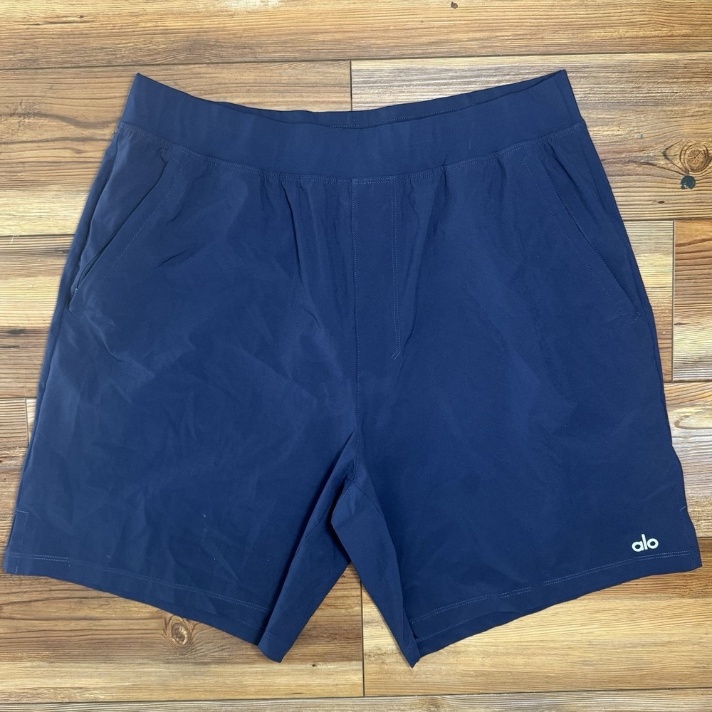 Alo Yoga Men's Large Navy Athletic Training Shorts Stretch Performance Gym